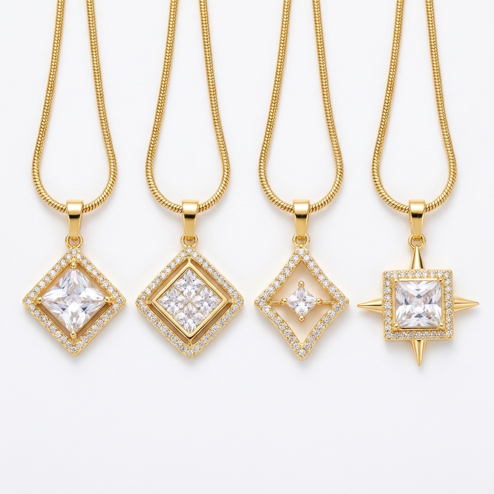 Halo pendant necklace with zircon